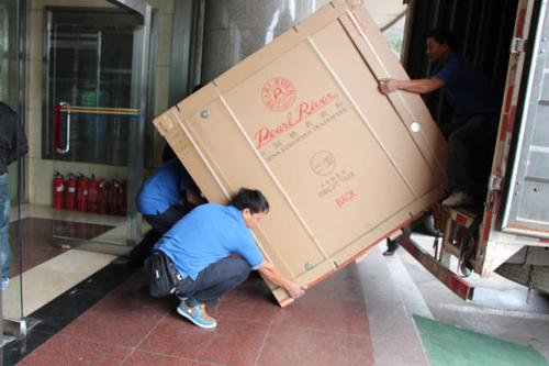 梅河口钢琴贵重工艺品无忧运